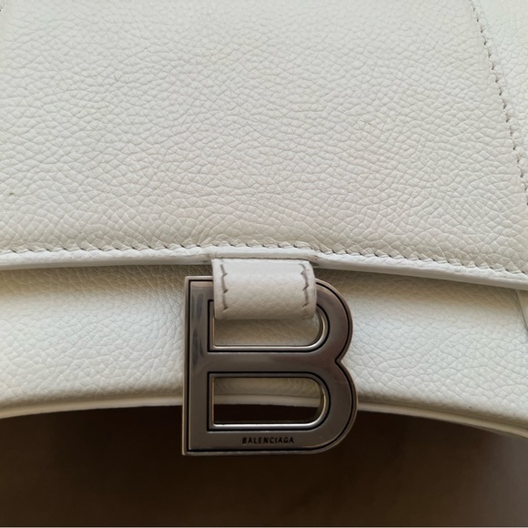 Balenciaga Hourglass SMALL. Willing to negotiate price. - Picture 5 of 9